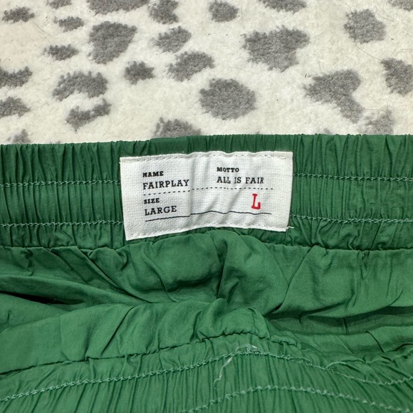 Men’s FairPlay Green Windbreaker Shorts - NWT - Size Large - Picture 4 of 8